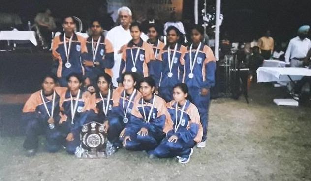 Deepali Gaikwad with winning team